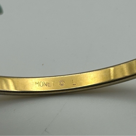 Vintage Monet Gold Tone Textured Etched Engraved Slim Bangle Size Large 8.25" - Picture 7 of 11
